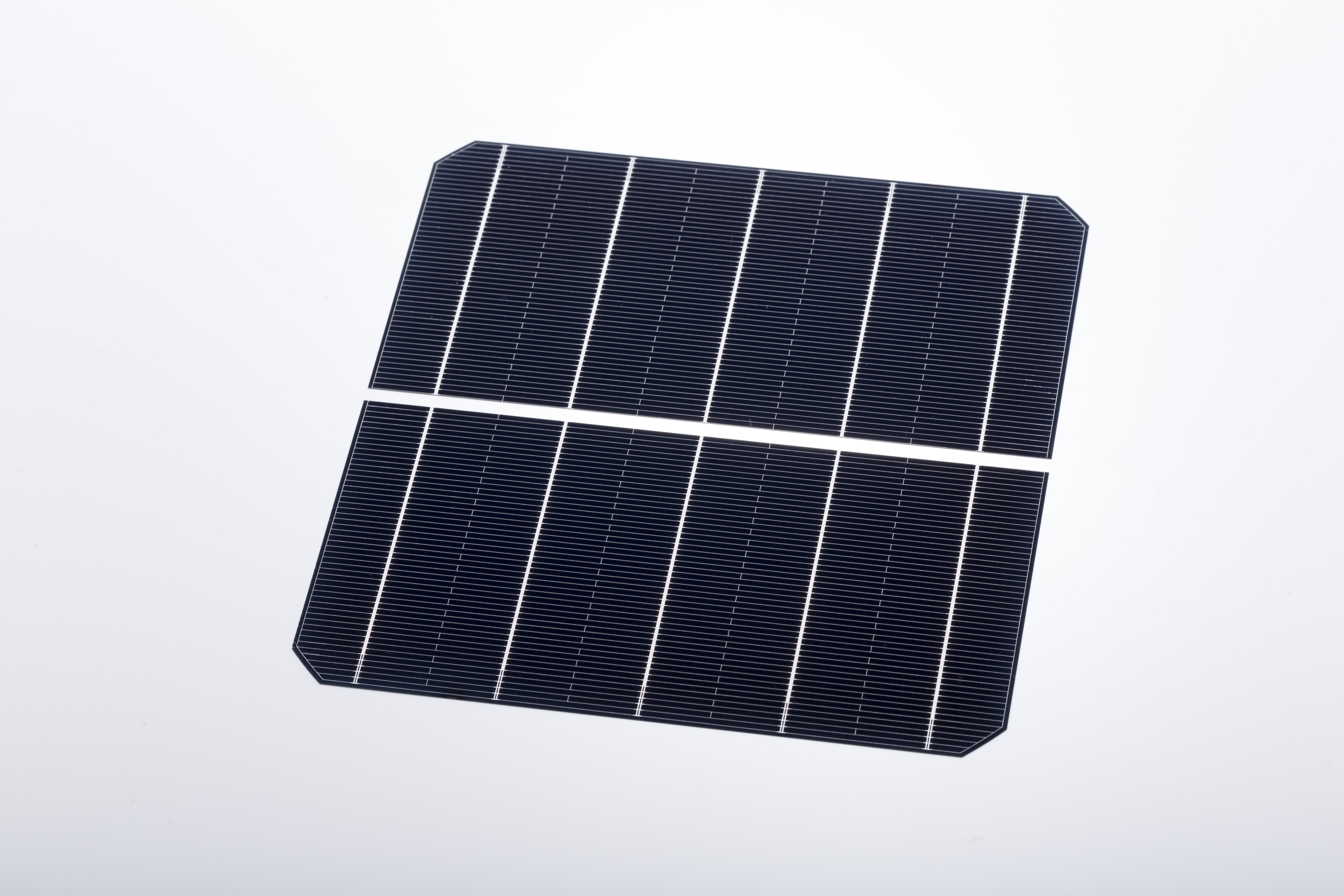 Heißer Verkauf Mono-P-Typ-Solarpanel 120 Zellen 600 W PV-Solarplatte mit 12 Jahren Garantie