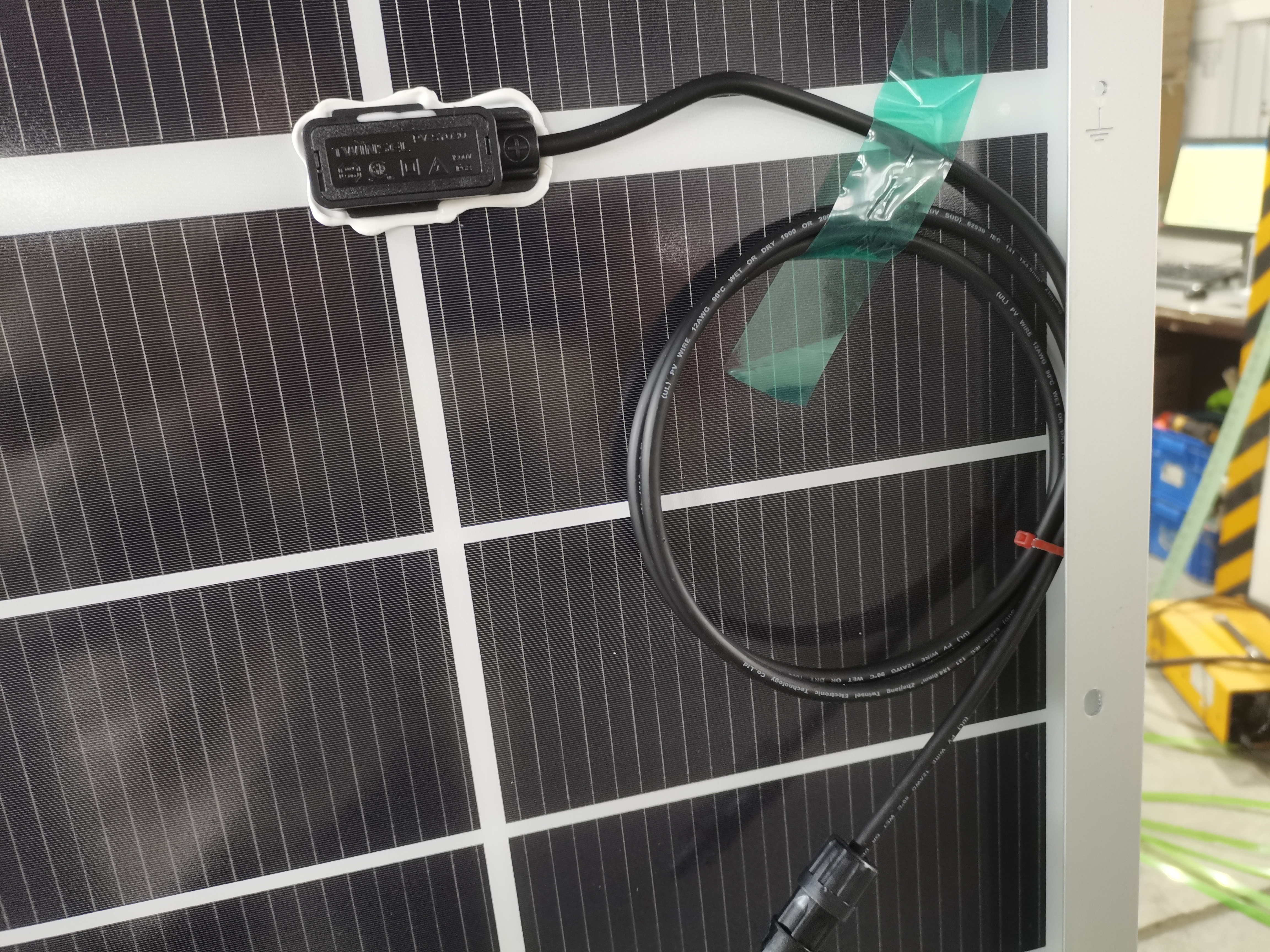 Hochleistungs- und Effizienz-N-Typ-HJT-700-W-Solarpanel-Solarplatte